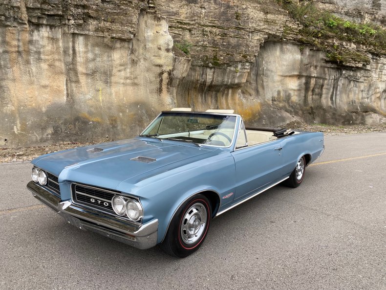 car-20460-1964-pontiac-gto-4-speed-tri-power.jpeg