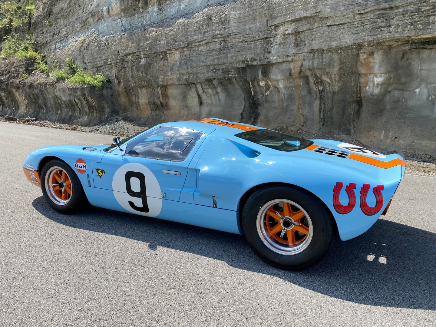 car-20462-1966-ford-gt40-mki12.jpeg