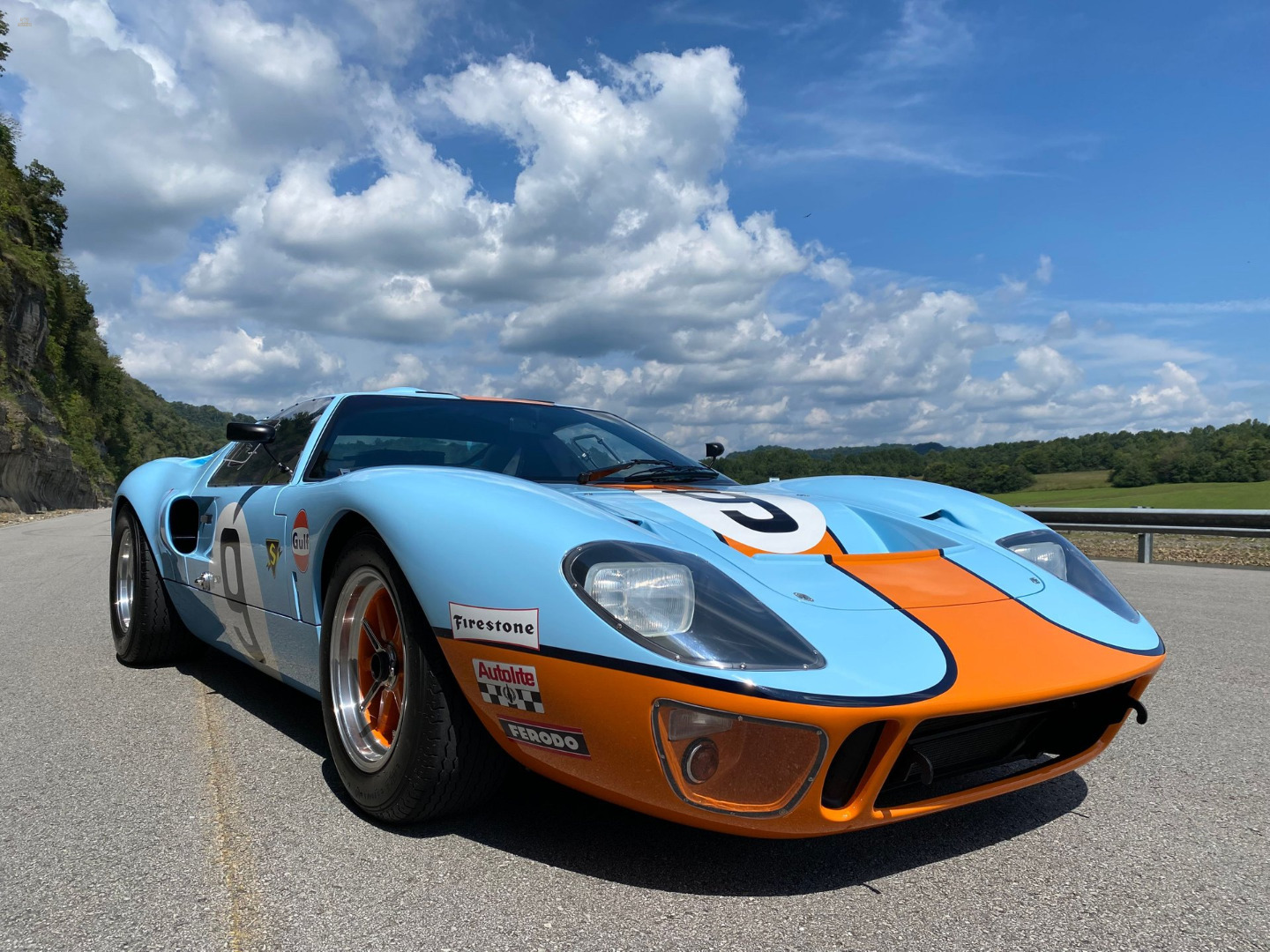 car-20462-1966-ford-gt40-mki25.jpeg