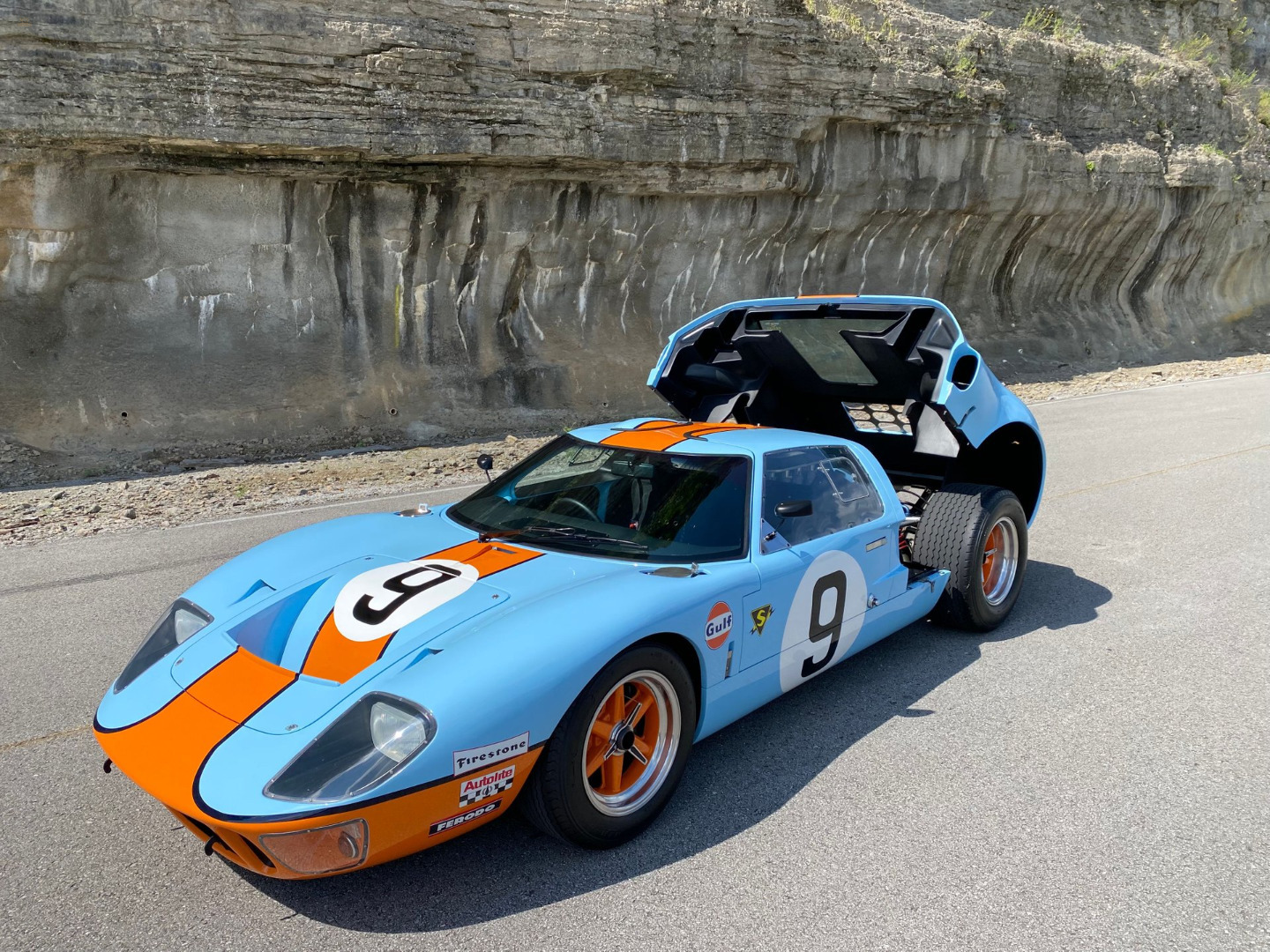 car-20462-1966-ford-gt40-mki28.jpeg