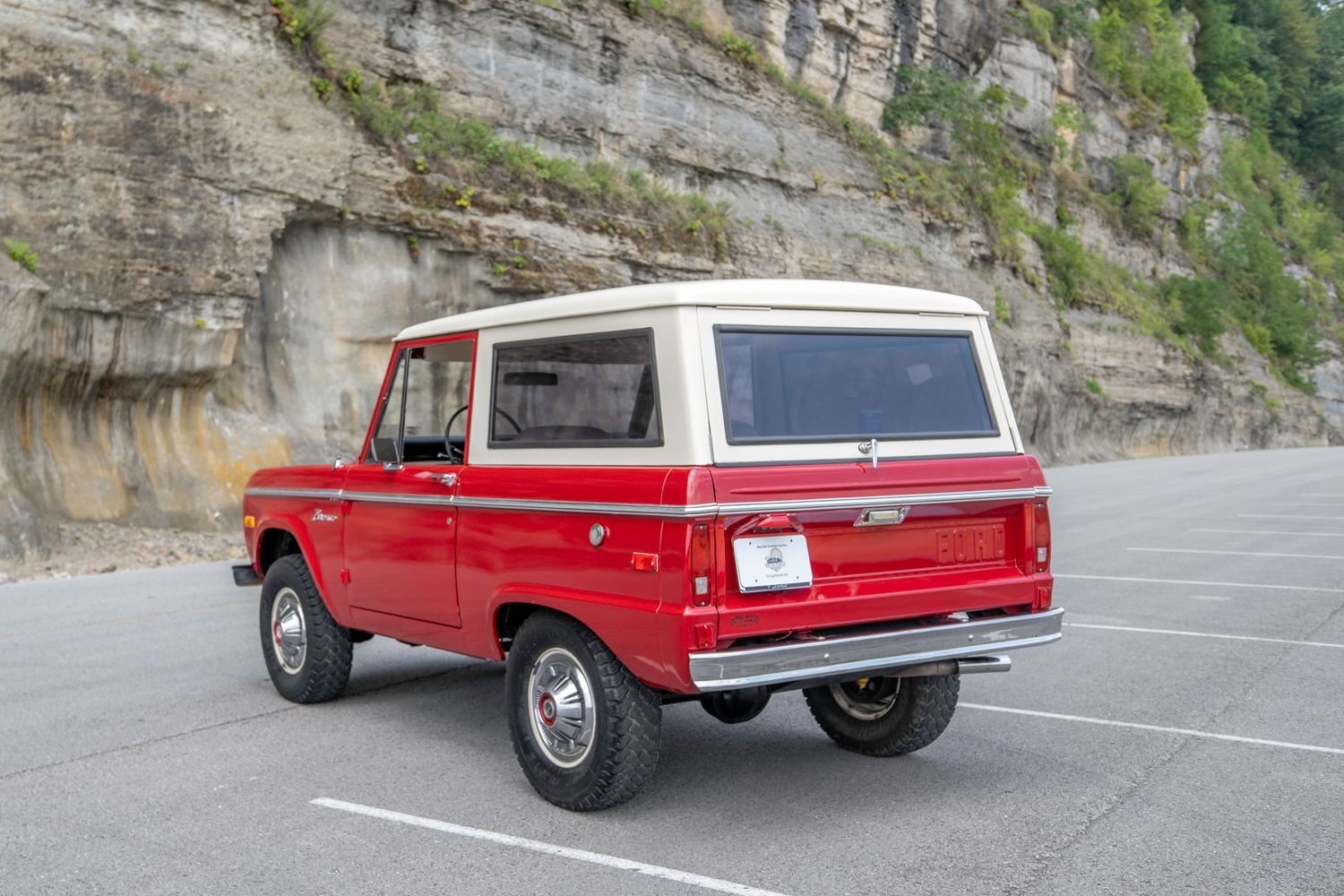 car-20464-1972-ford-bronco7.jpeg