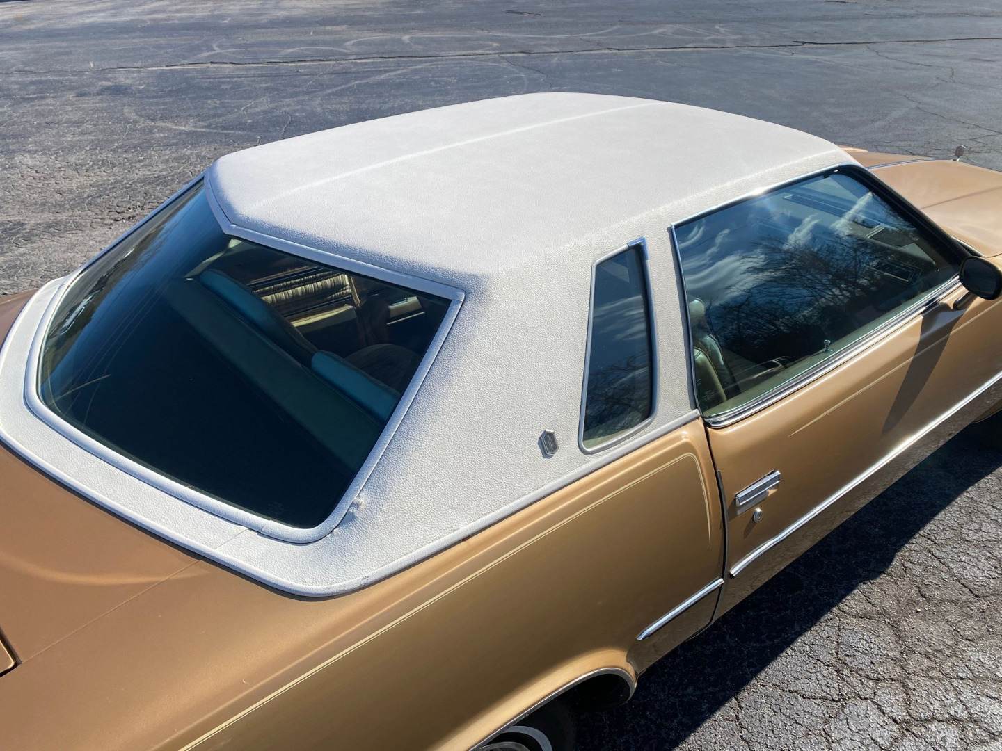car-20467-1977-oldsmobile-cutlass-brougham10.jpeg