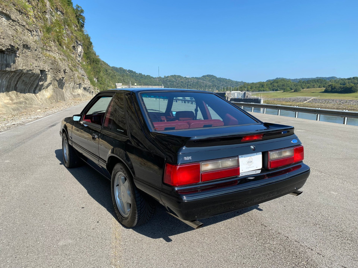 car-20470-1993-ford-mustang10.jpeg