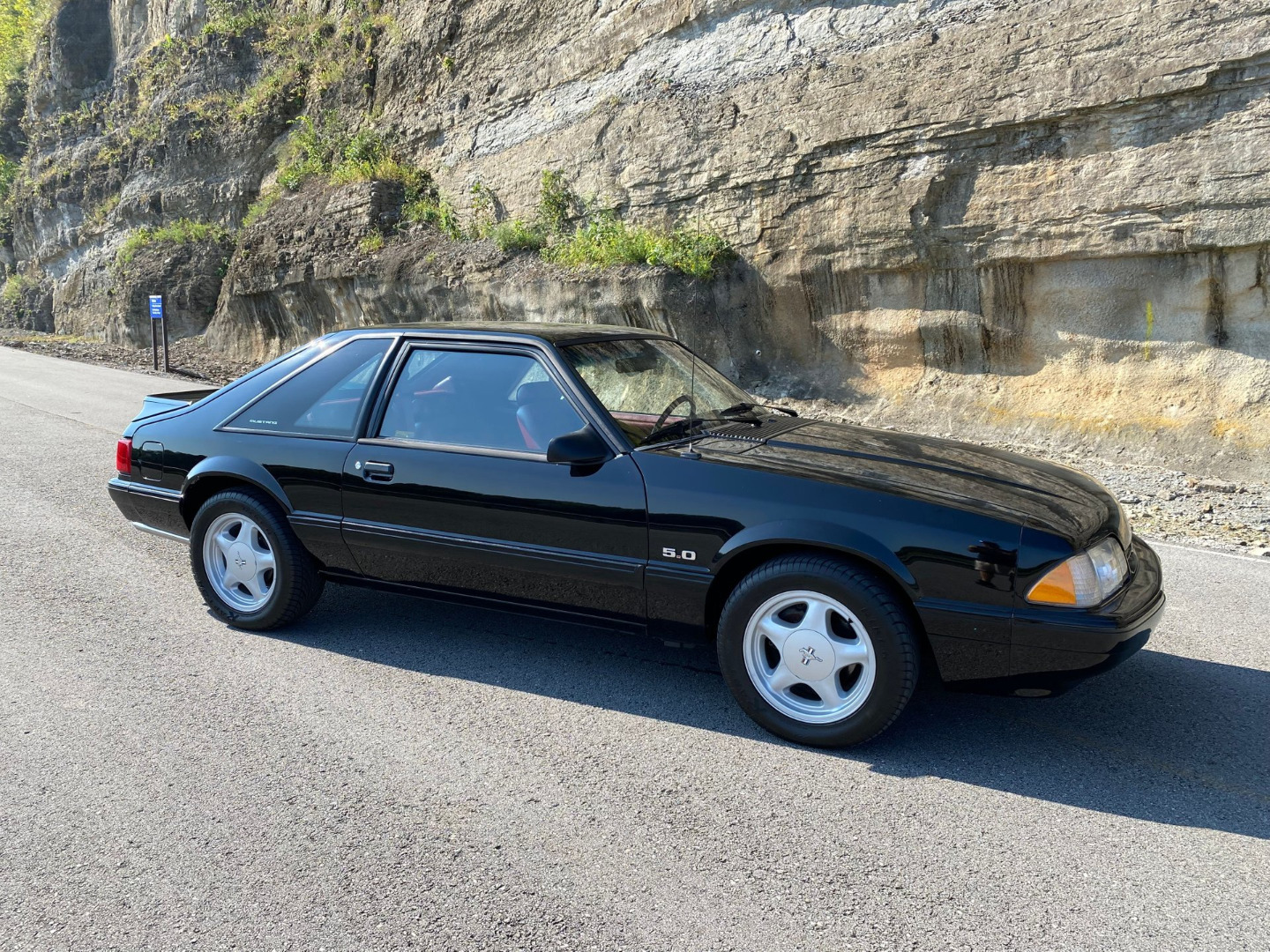 car-20470-1993-ford-mustang14.jpeg