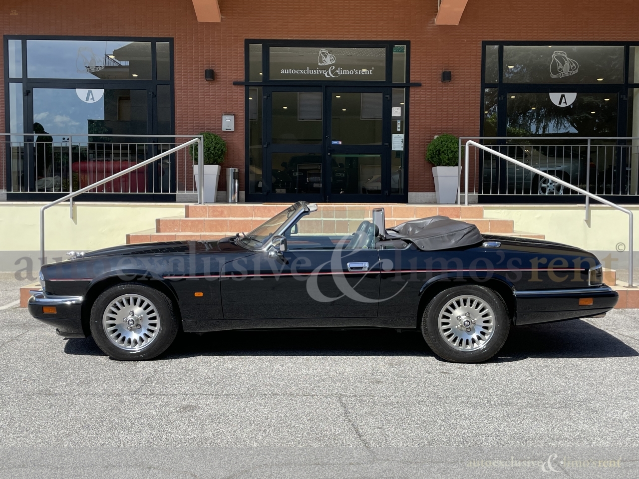 car-20643-Jaguar_XJS_60_cat_Convertible_V12-12-.jpg