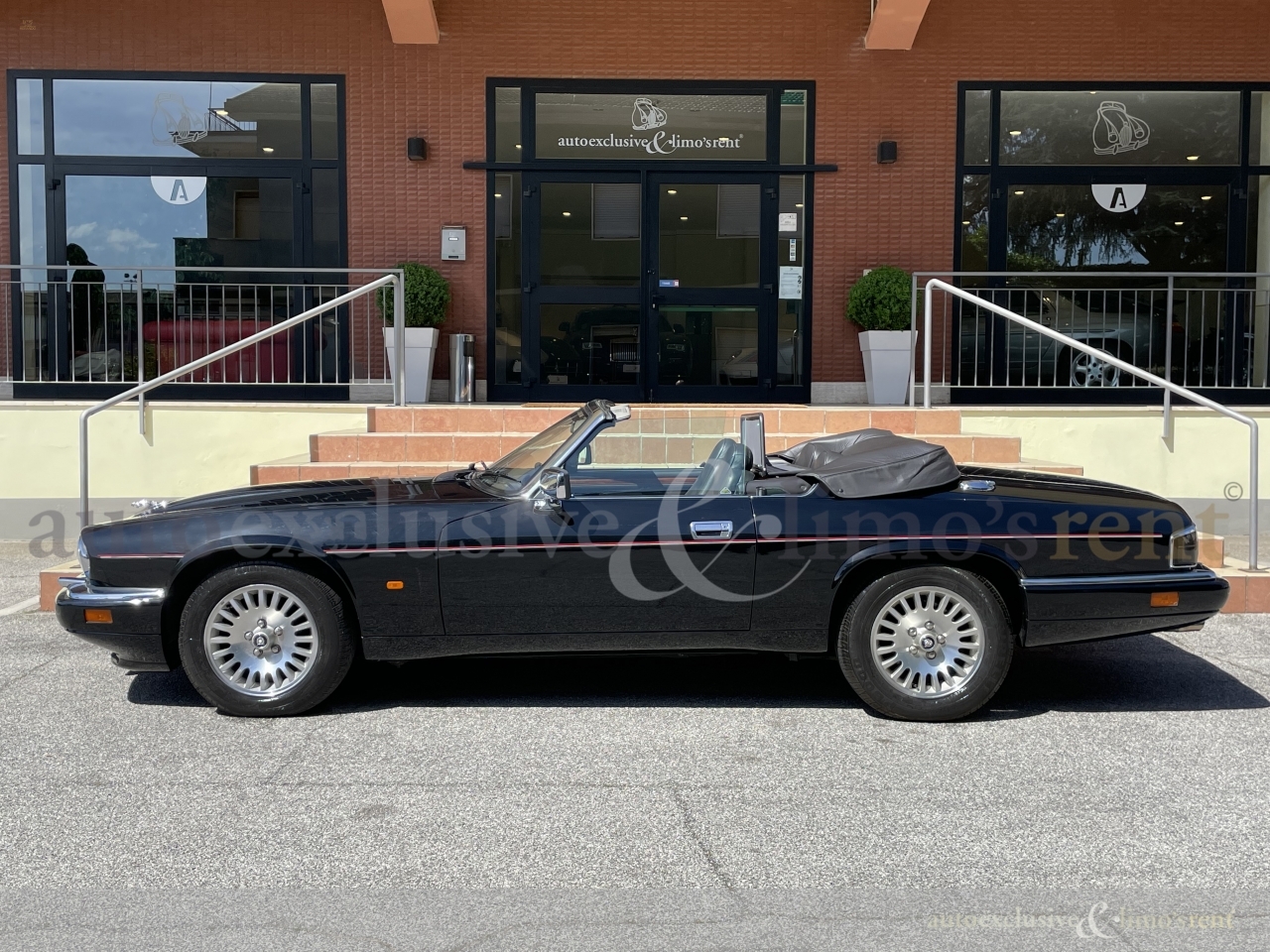 car-21925-Jaguar_XJS_60_cat_Convertible_V12-12-.jpg