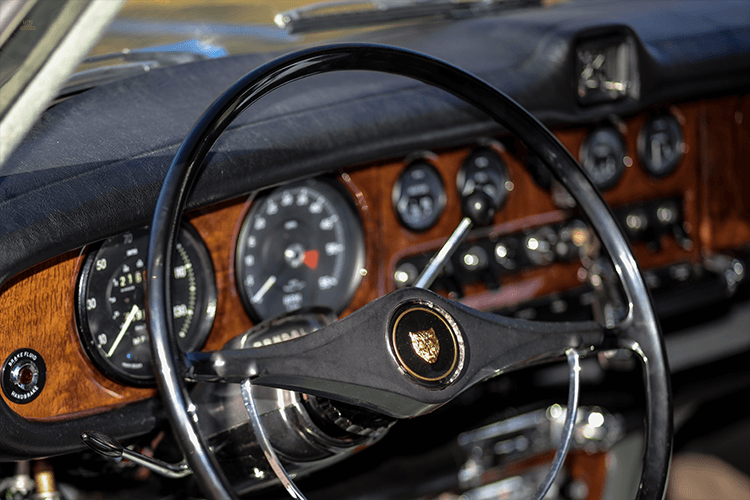 car-22964-Jaguar420_7.png