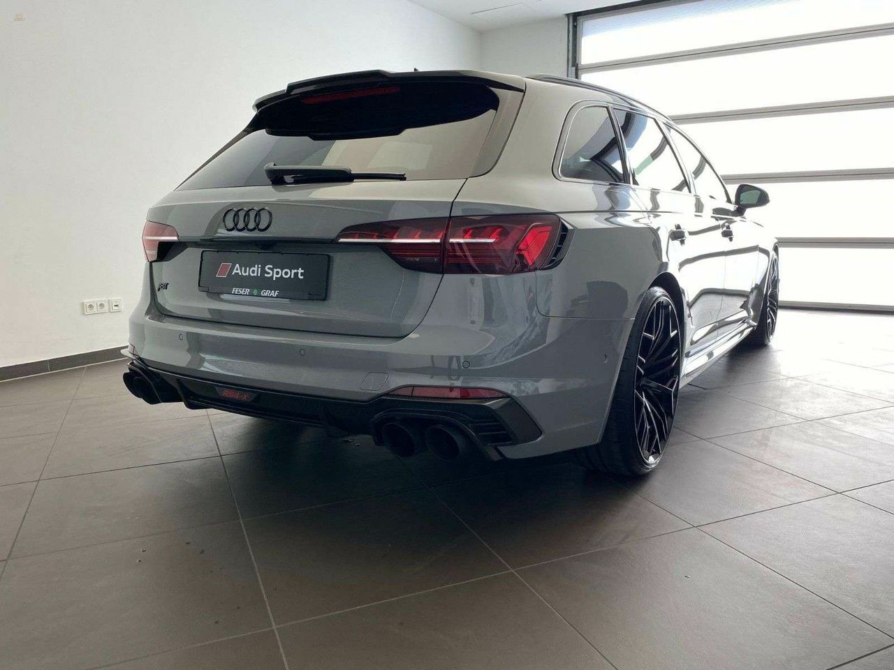 car-23918-3.jpg