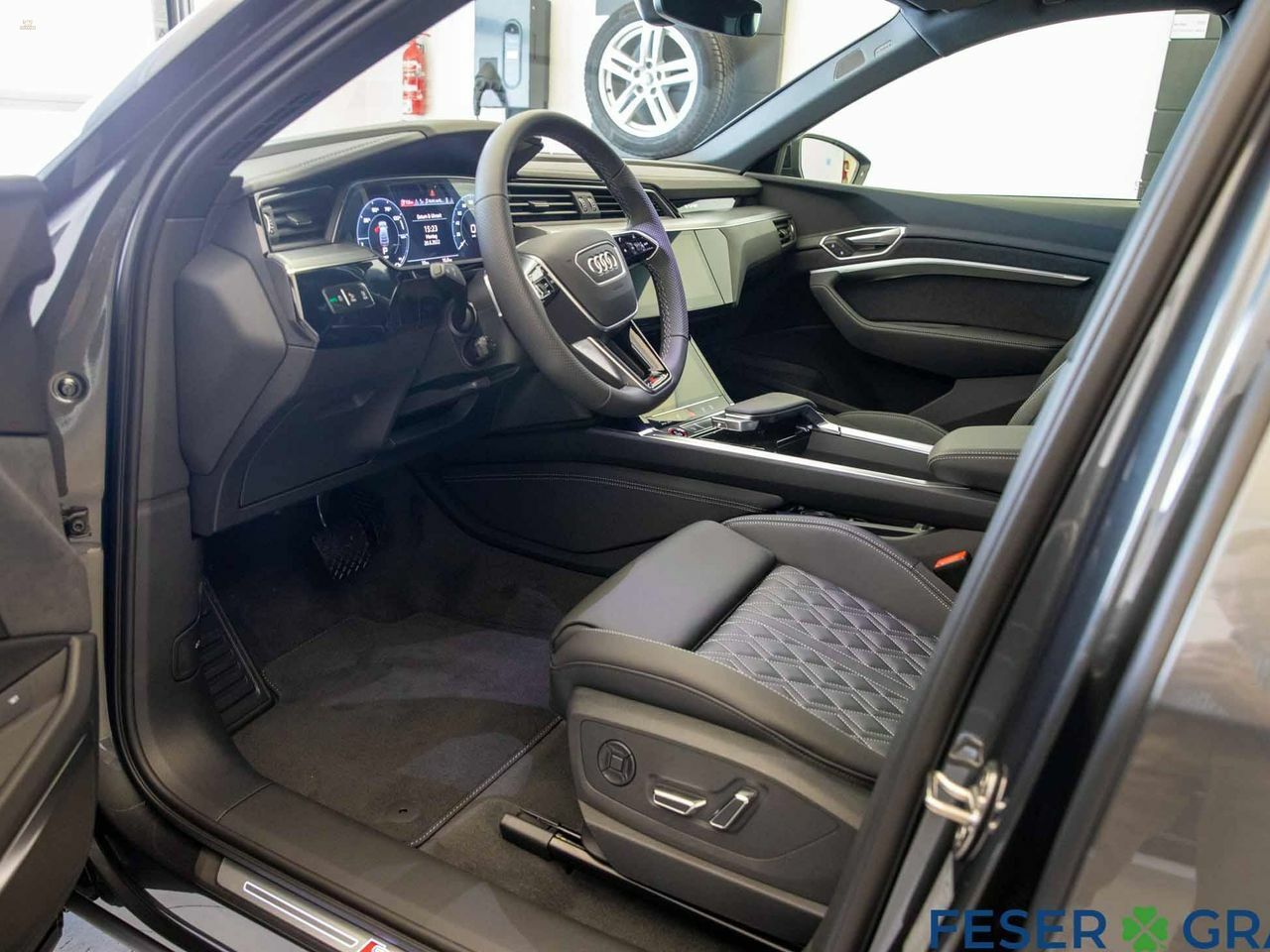 car-24161-2970_08.jpg