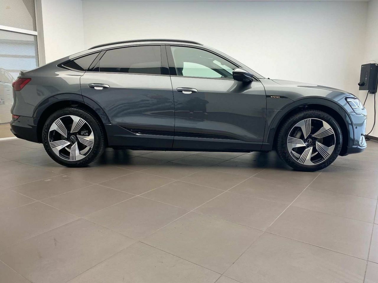 car-24278-216052_04.jpg