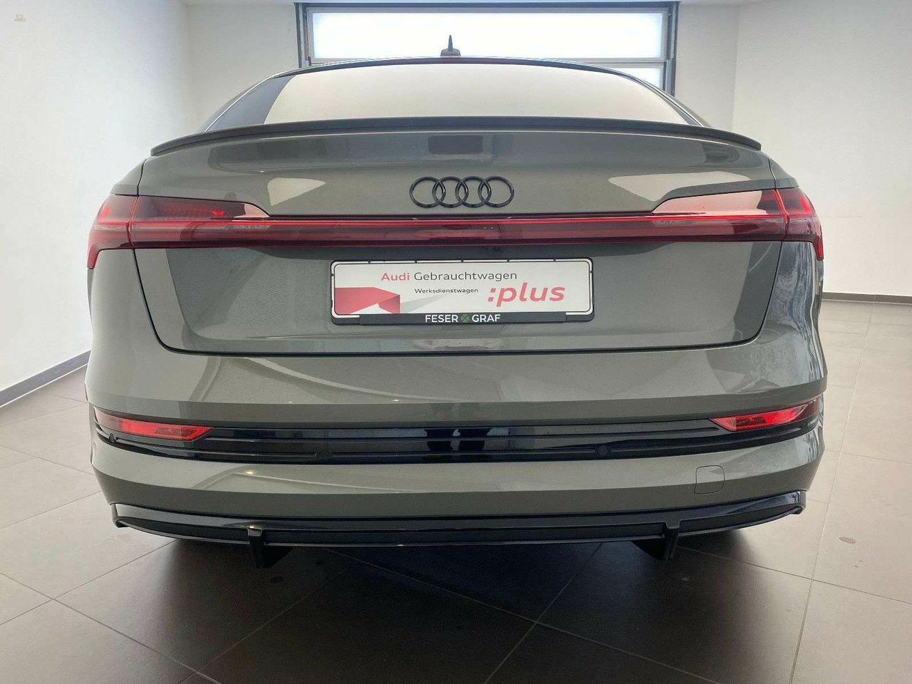 car-24297-216018_06.jpg