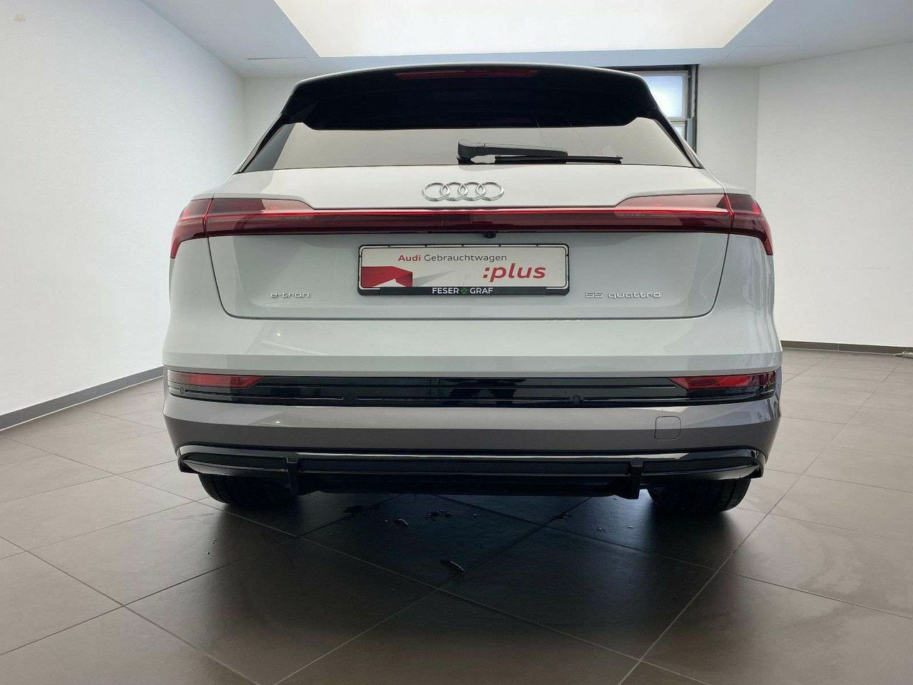 car-24387-215996_06.jpg