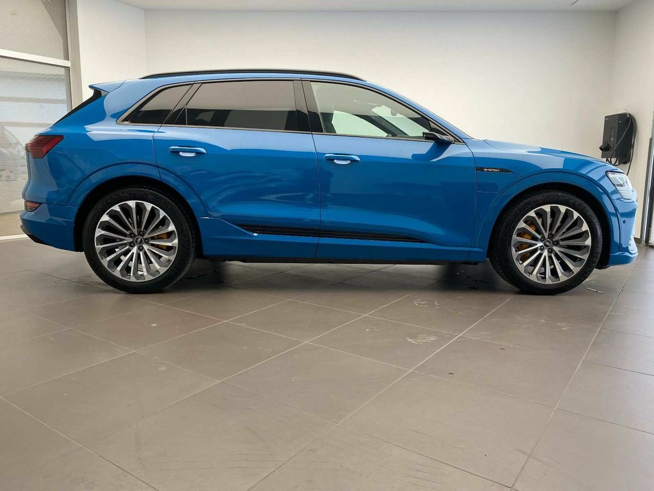 car-24388-215638_04.jpg