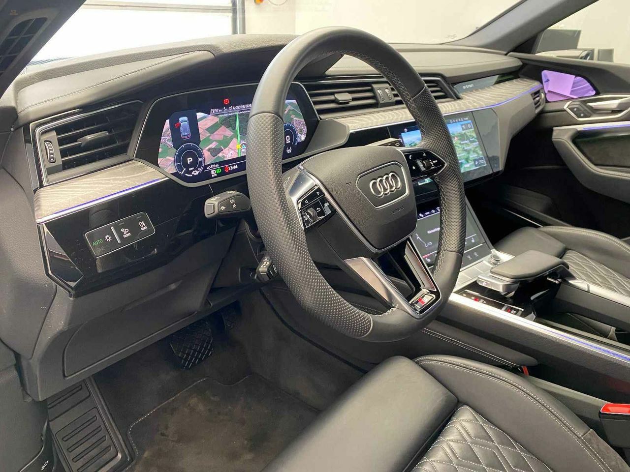 car-24388-215638_11.jpg