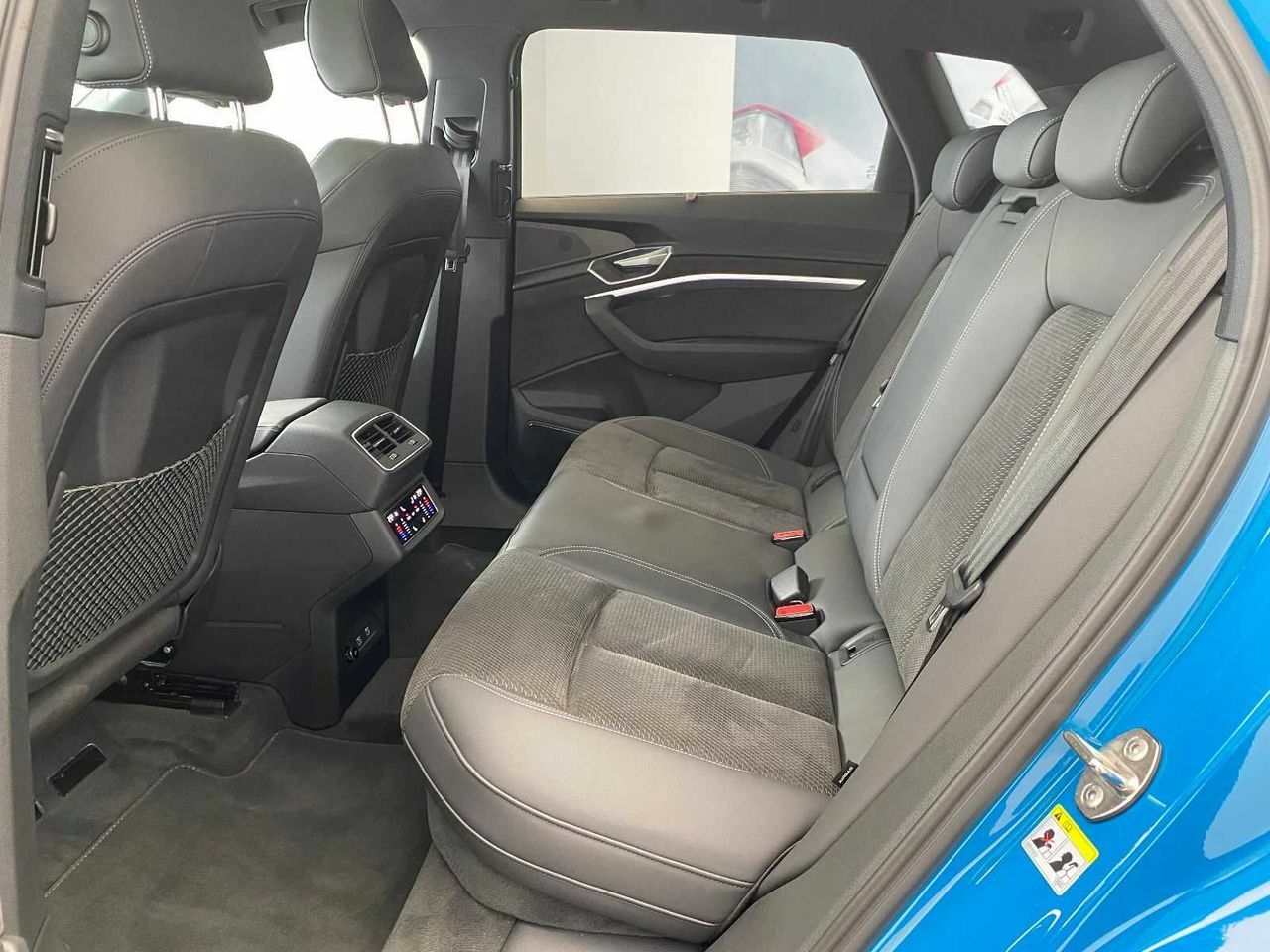 car-24411-216066_16.jpg