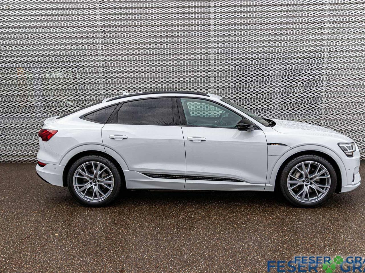 car-24416-215211_06.jpg