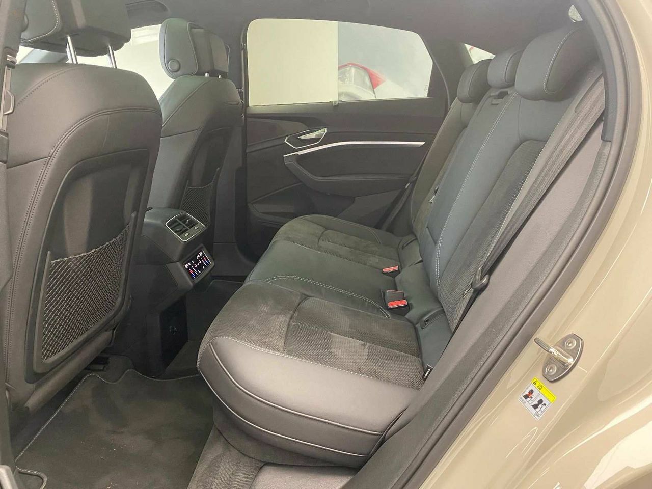 car-24417-216055_17.jpg