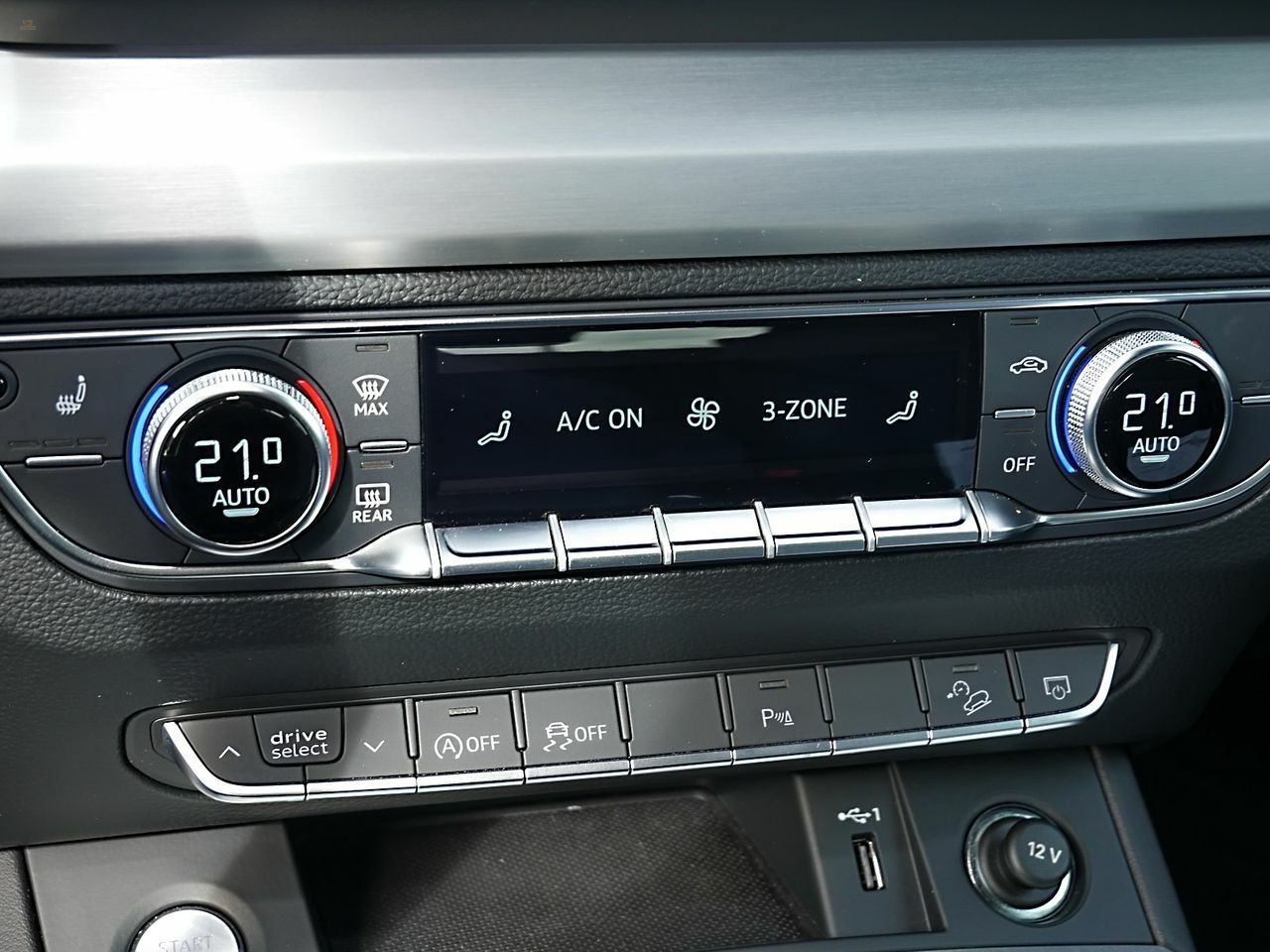 car-24474-7731_10.jpg