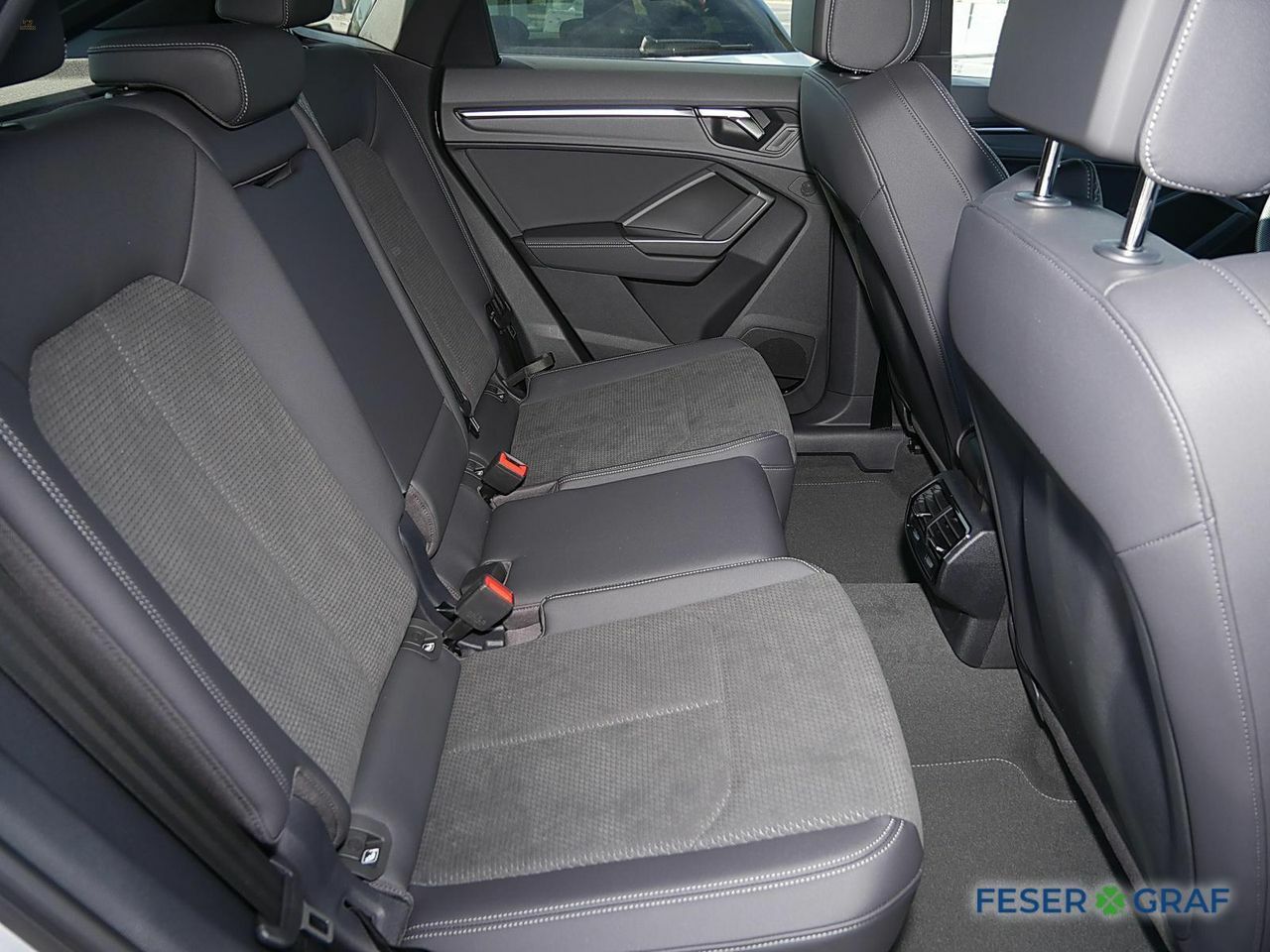 car-24573-MBD405_07.jpg