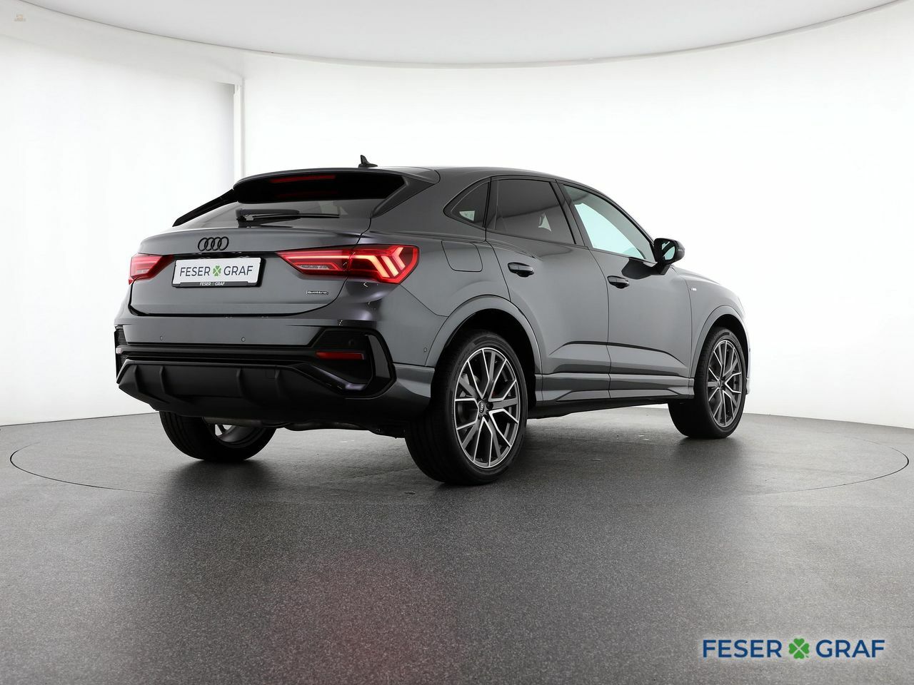 car-24579-1006999_02.jpg