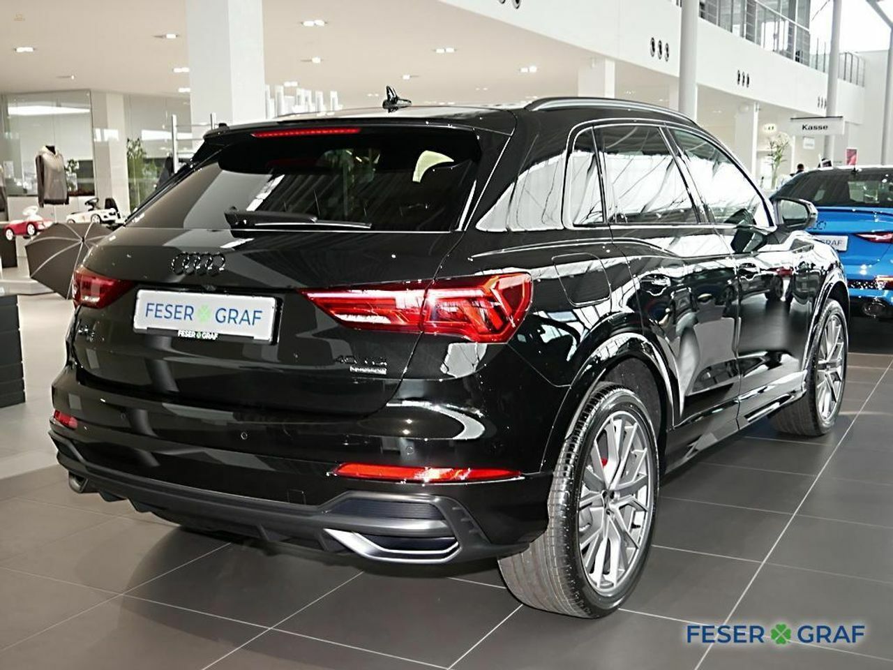 car-24606-MXD111_03.jpg