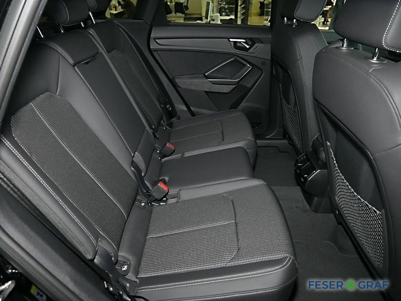 car-24606-MXD111_06.jpg