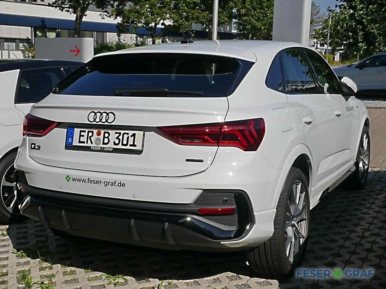 car-24687-1095110_03.jpg