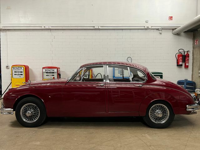 car-25048-9859866789_0.jpg