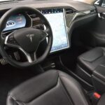 Tesla Model S Eektro Schwarz Metallic
