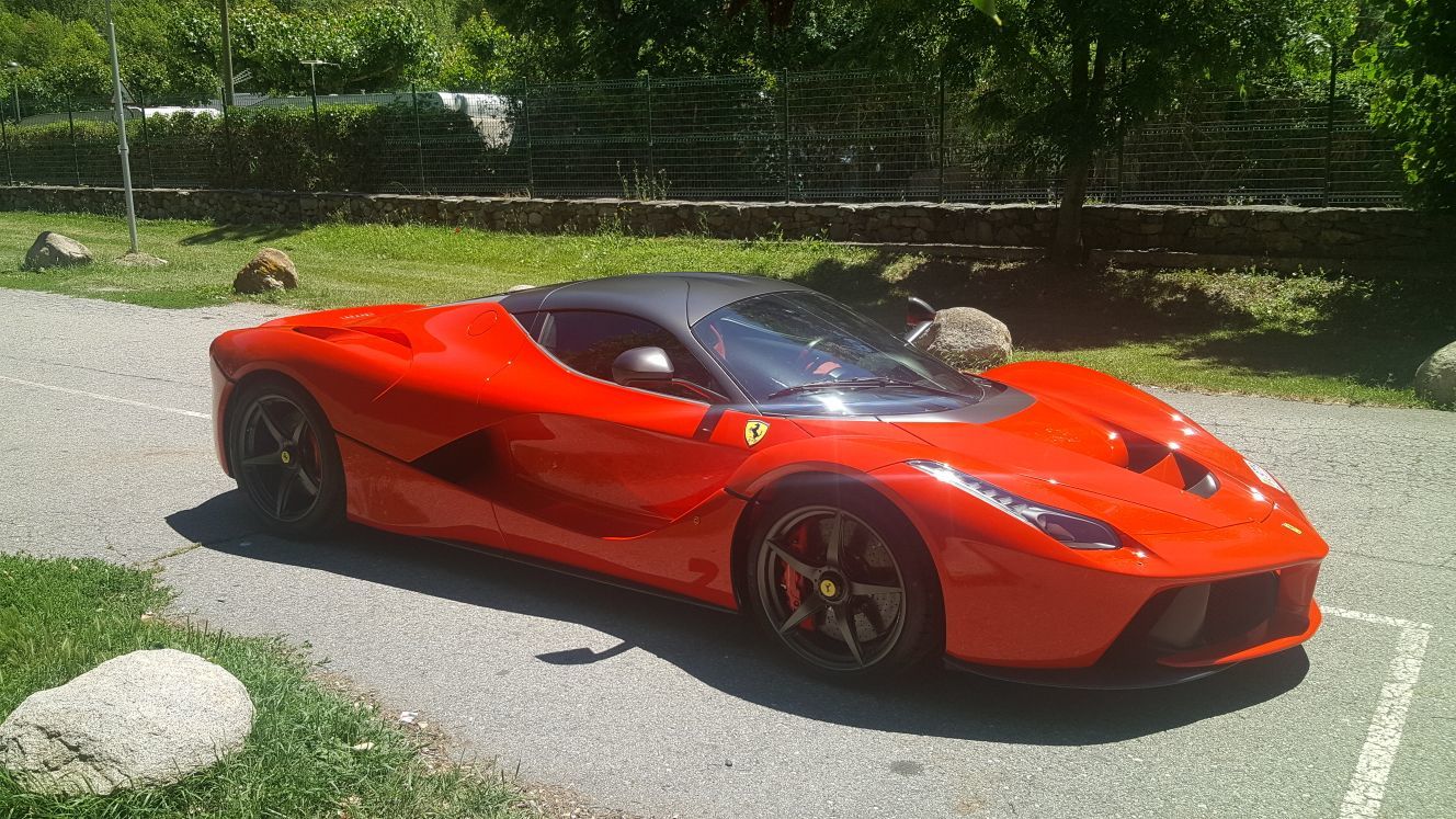 car-5084-BavariaLeasing-LaFerrari1.jpg