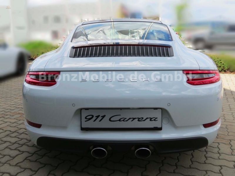 Porsche 911 Carrera Weiß Metallic Automatik