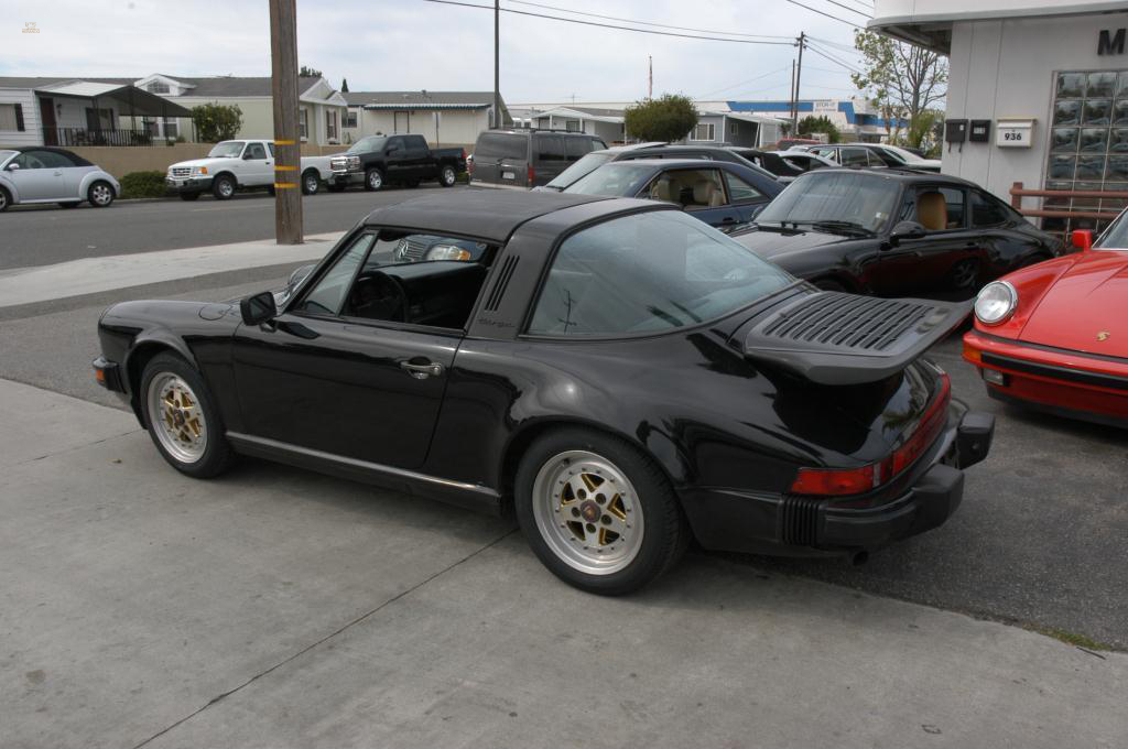 car-8578-1984-Porsche-911-Carrera-Targa-4.jpg