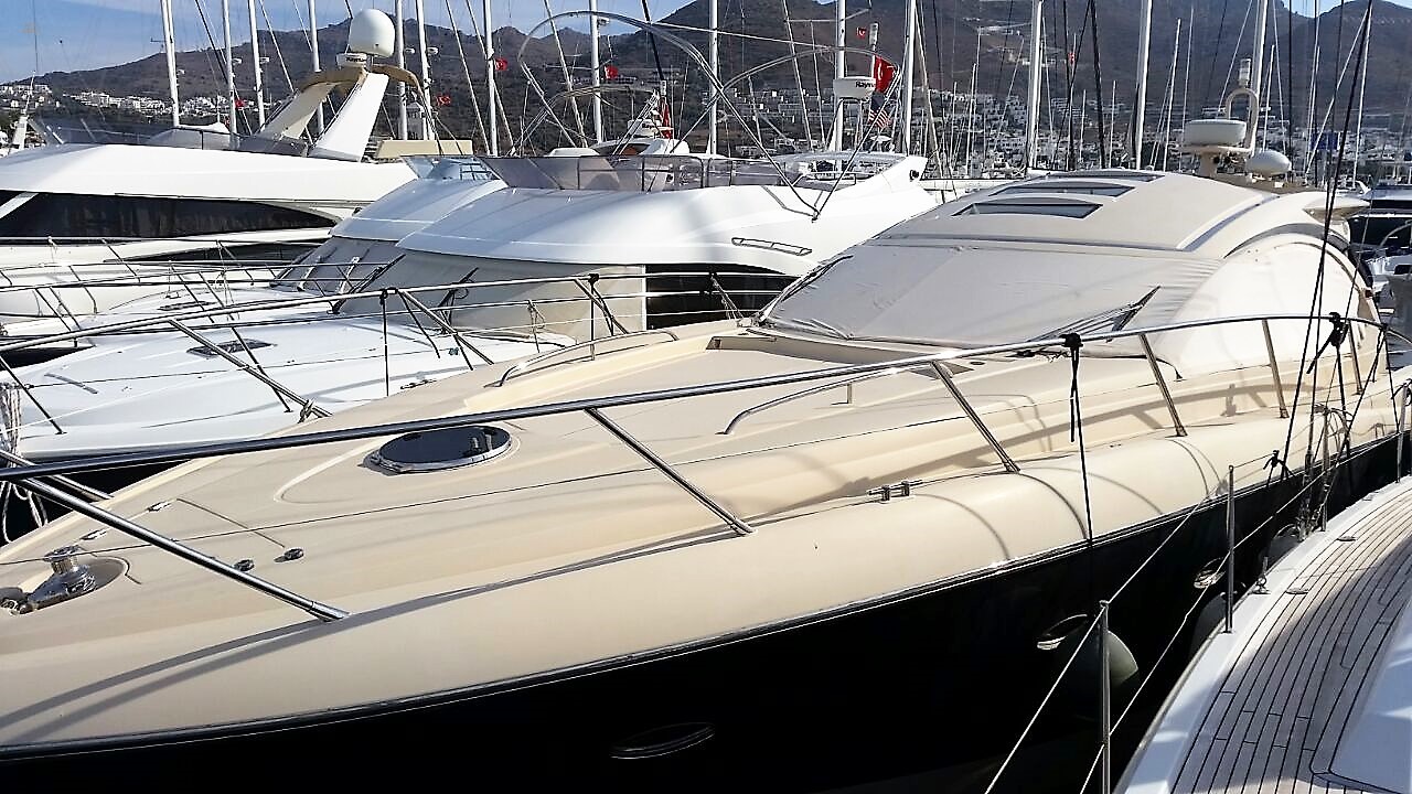 yachts-613-5070d88f-fb6d-43e3-8068-64cf2d2c3963.jpg