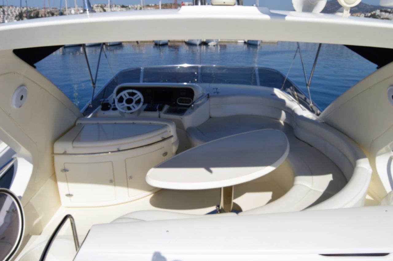 yachts-615-8ac57643-1041-4ac2-8ec6-2c2b112511fa.jpg