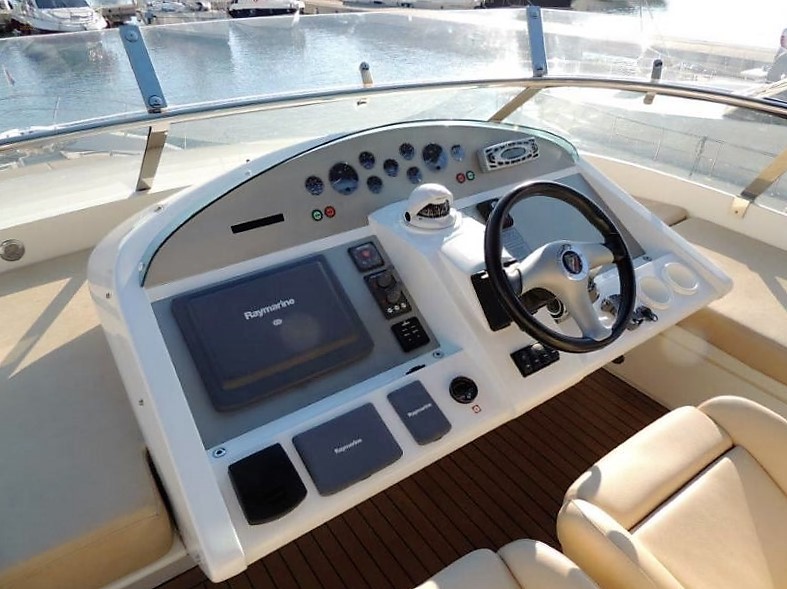 yachts-616-2660ade0-d6e3-488b-b141-c655a0ddc7d4.jpg