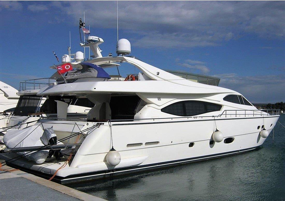 yachts-619-30b6bece-aa7c-4592-868e-a3eada3fabfb.jpg