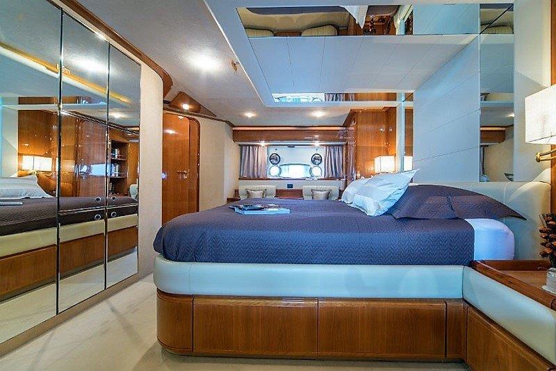 yachts-619-85b238bd-d896-43ca-8604-33591b0d7eec.jpg