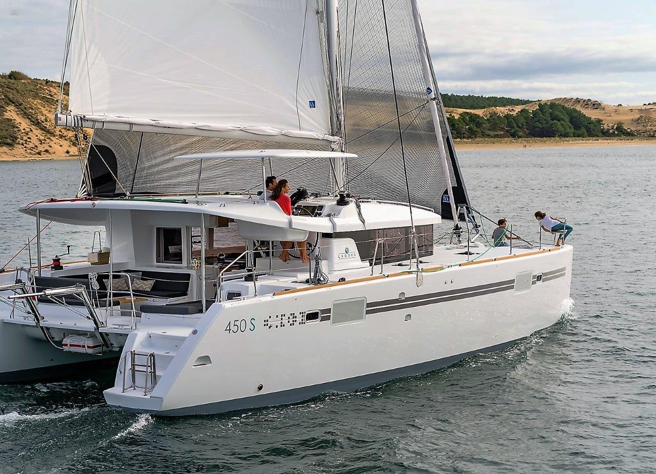 yachts-623-788eb6c1-3be4-4270-ab22-d4032a8c3020.jpg