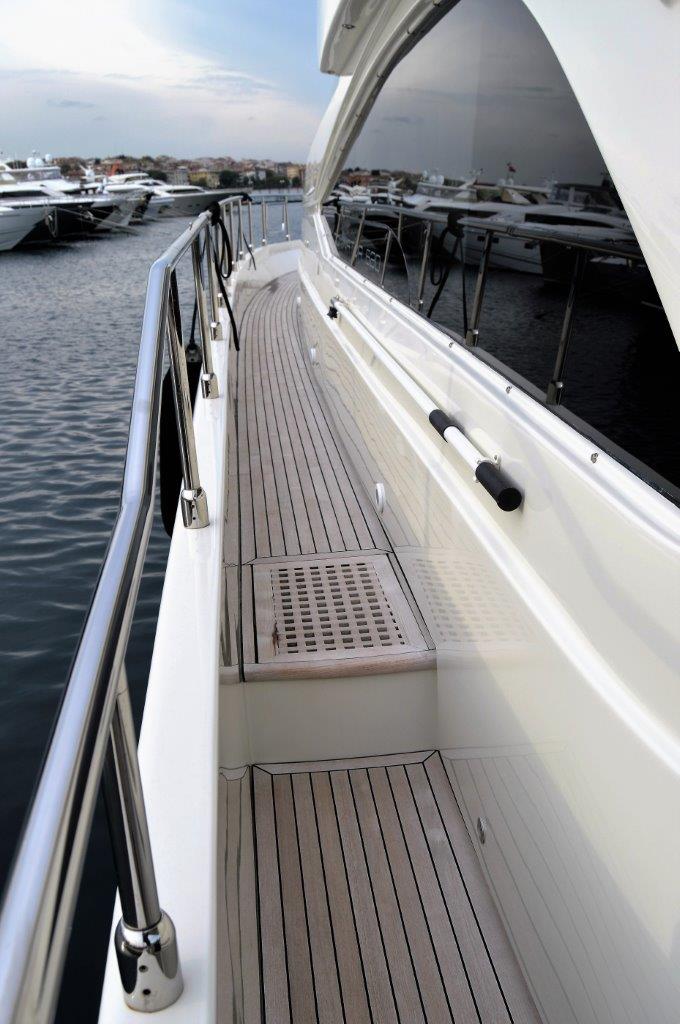 yachts-669-8b838889-b0de-4a8c-883b-8afe783e356b.jpg