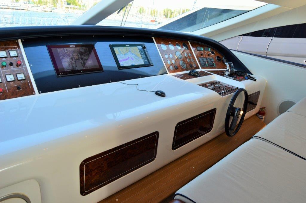 yachts-670-28ea6304-ed75-48a2-8ff6-3d39912a5264.jpg