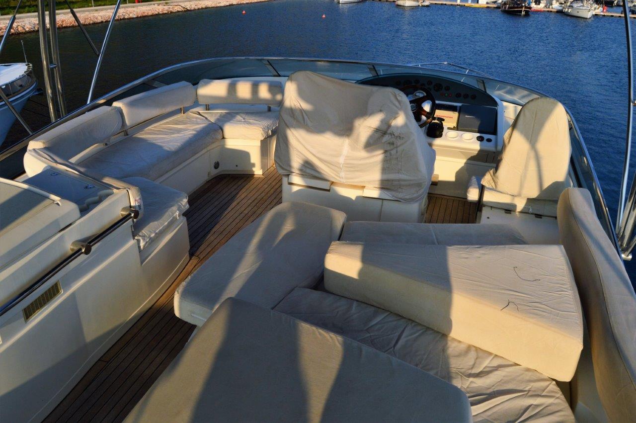 yachts-671-ab8eed3a-6b83-4ab8-b4e4-d78584d64b9c.jpg