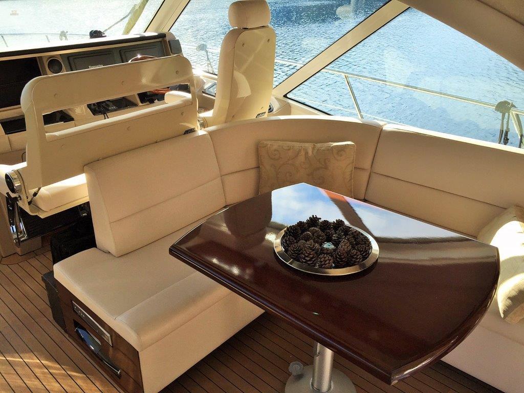 yachts-909-8bc11252-a05f-4163-b529-e36fdc1e8cce.jpg