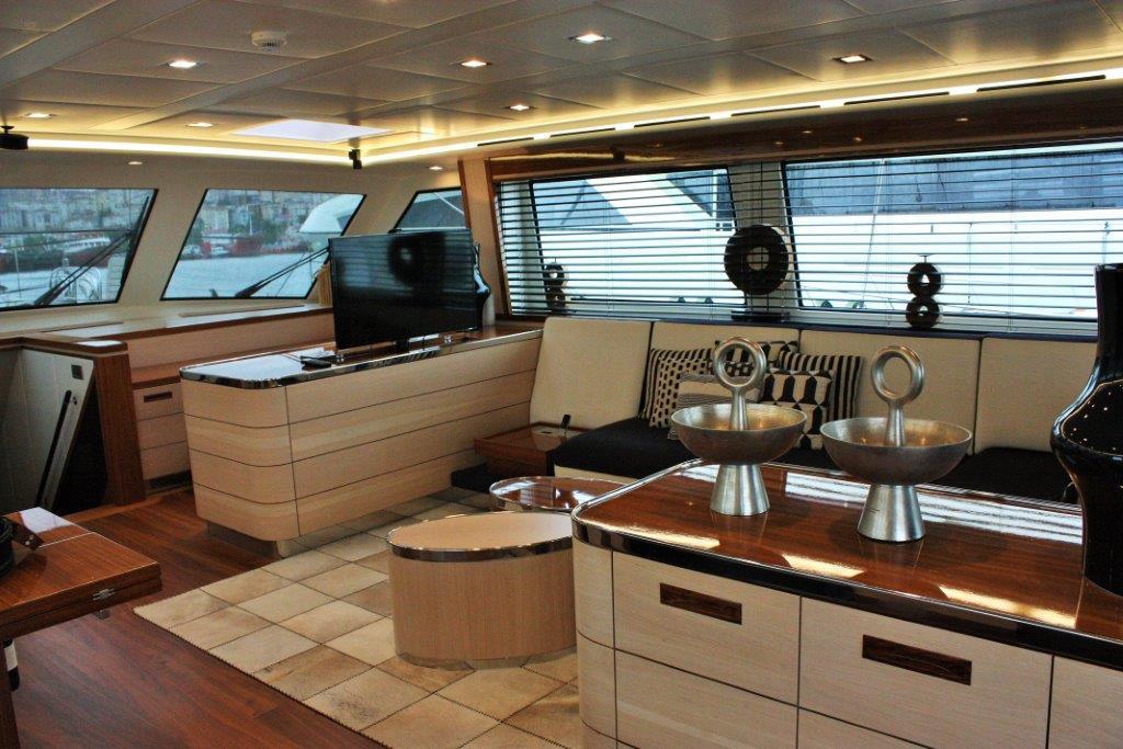 yachts-918-2b62c713-fd74-44ae-8353-7339b7c439d6.jpg