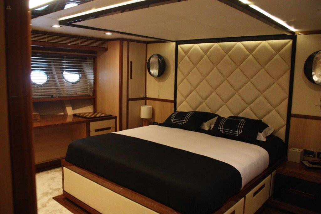 yachts-918-d5a5218d-5352-4972-b4af-ef710d57d168.jpg