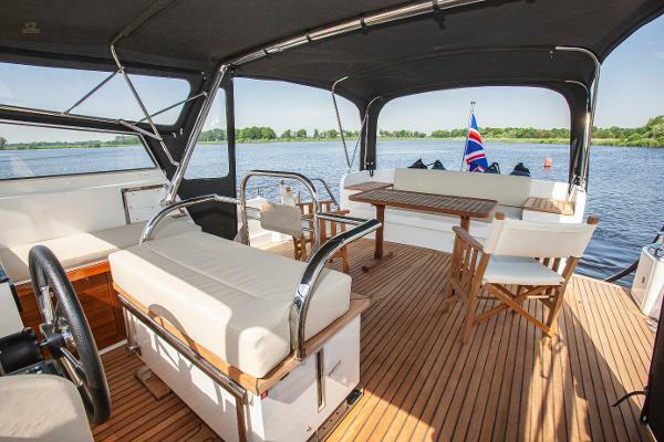 yachts-95777-367321_1.jpg