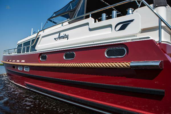 yachts-95777-367321_13.jpg