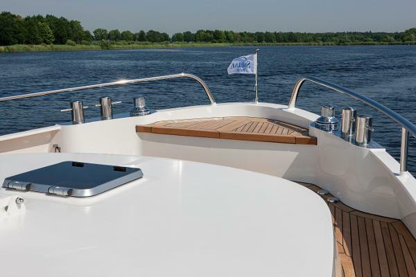 yachts-95777-367321_17.jpg