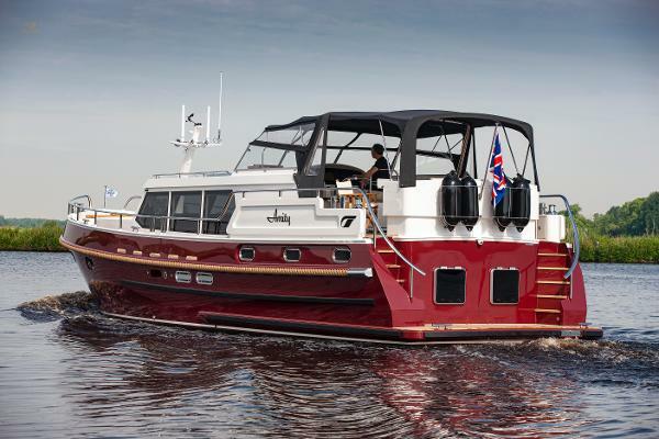 yachts-95777-367321_2.jpg
