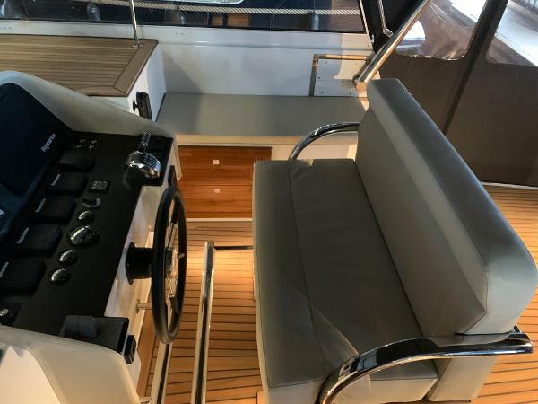 yachts-95777-367321_24.jpg