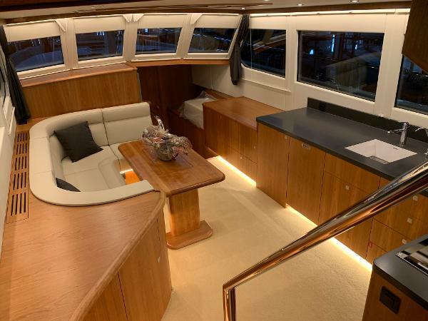 yachts-95777-367321_31.jpg